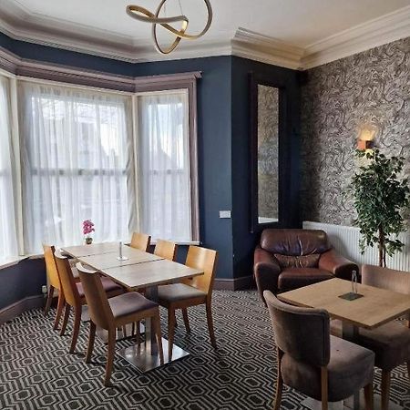 Oyo Ivy Hotel スケッグネス エクステリア 写真